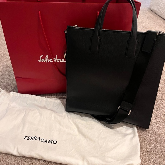 Salvatore Ferragamo Logo Plaque Large Tote/Work Crossbody Bag - Picture 2 of 2